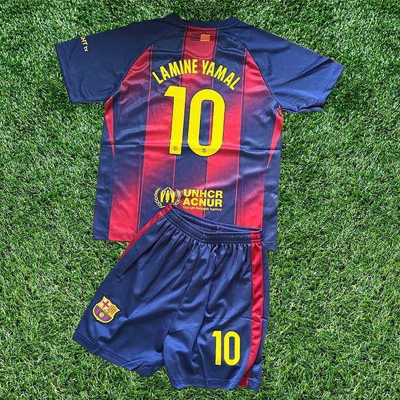 Soccer jersey Lamine Yamal Barcelona kids shorts football size 28 fits 11-12 - Picture 1 of 3
